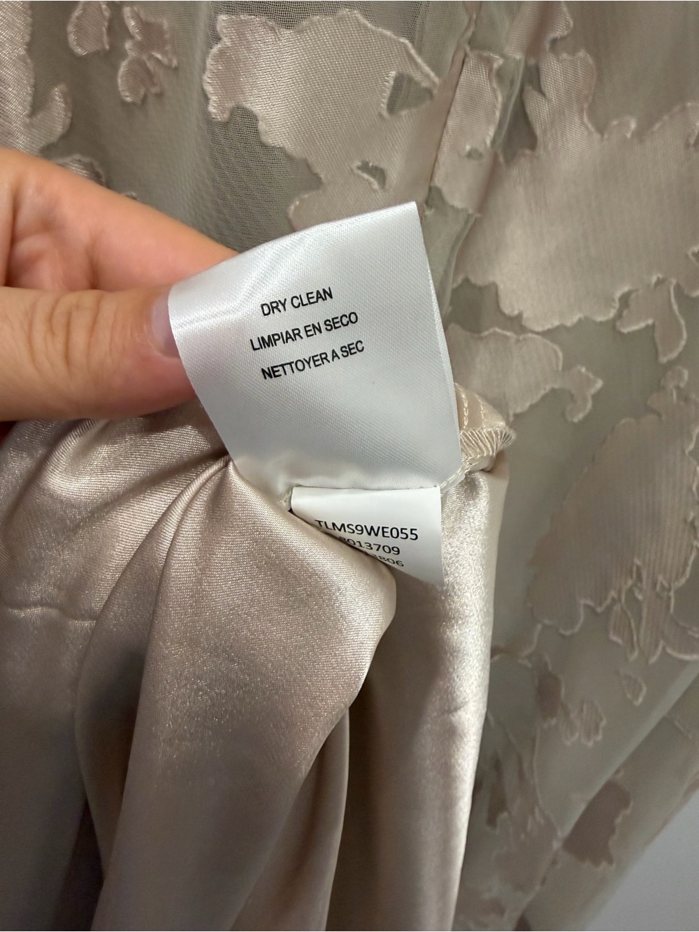 Tahari Arthur S. Levine Champagne Floral Satin Gown – Size 8 - Picture 13 of 13
